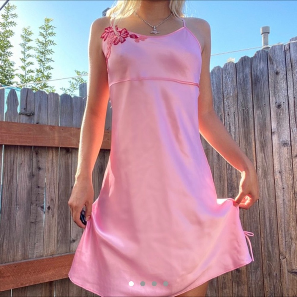 SOLD The PRETTY IN PINK Satin Dress 🌸
